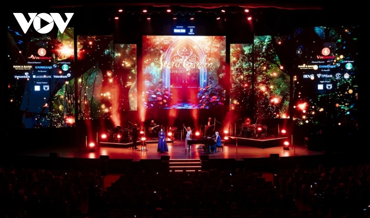 Secret Garden captivates 4,000 Vietnamese fans in “musical wonderland”